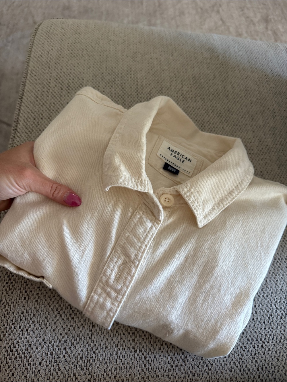 American Eagle Cropped Denim Shirt - Picture 5 of 6
